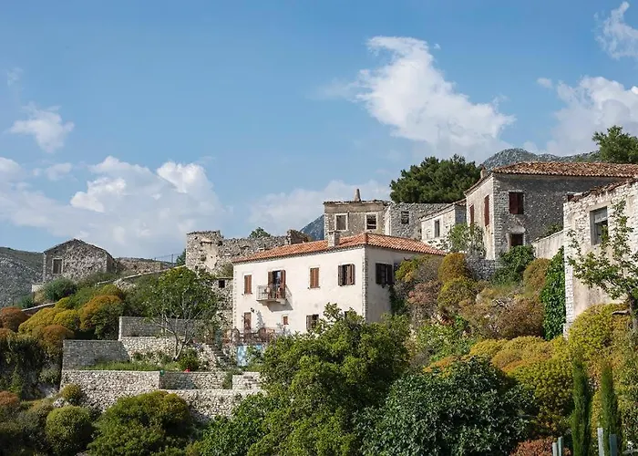 Villa Belvedere, Upper Qeparo