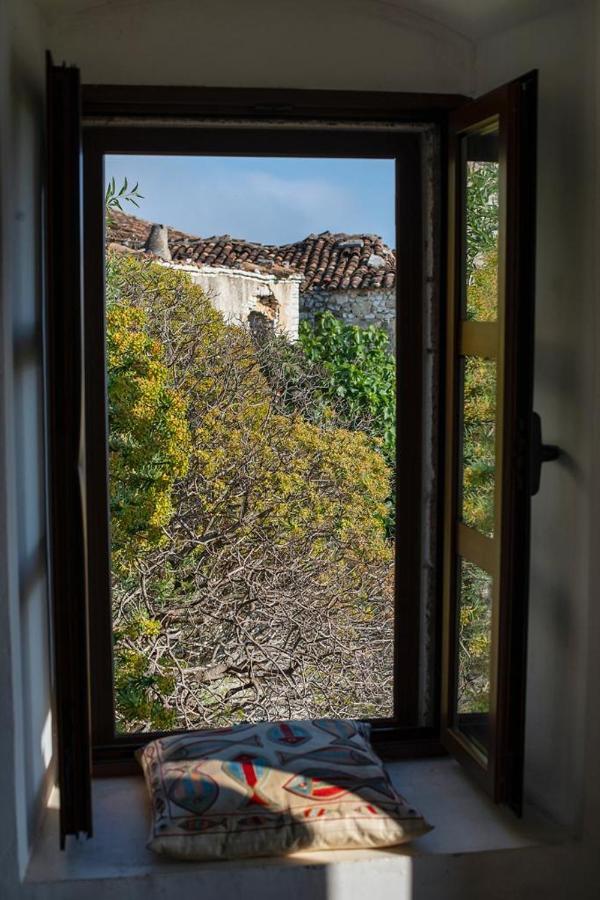 Belvedere, Upper Qeparo *