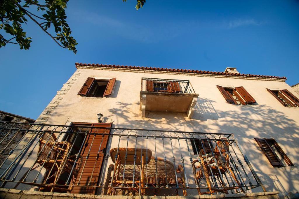 Belvedere, Upper Qeparo * Himara